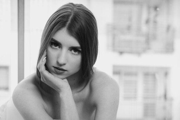 Sesja portretowa kobieca w apartamencie